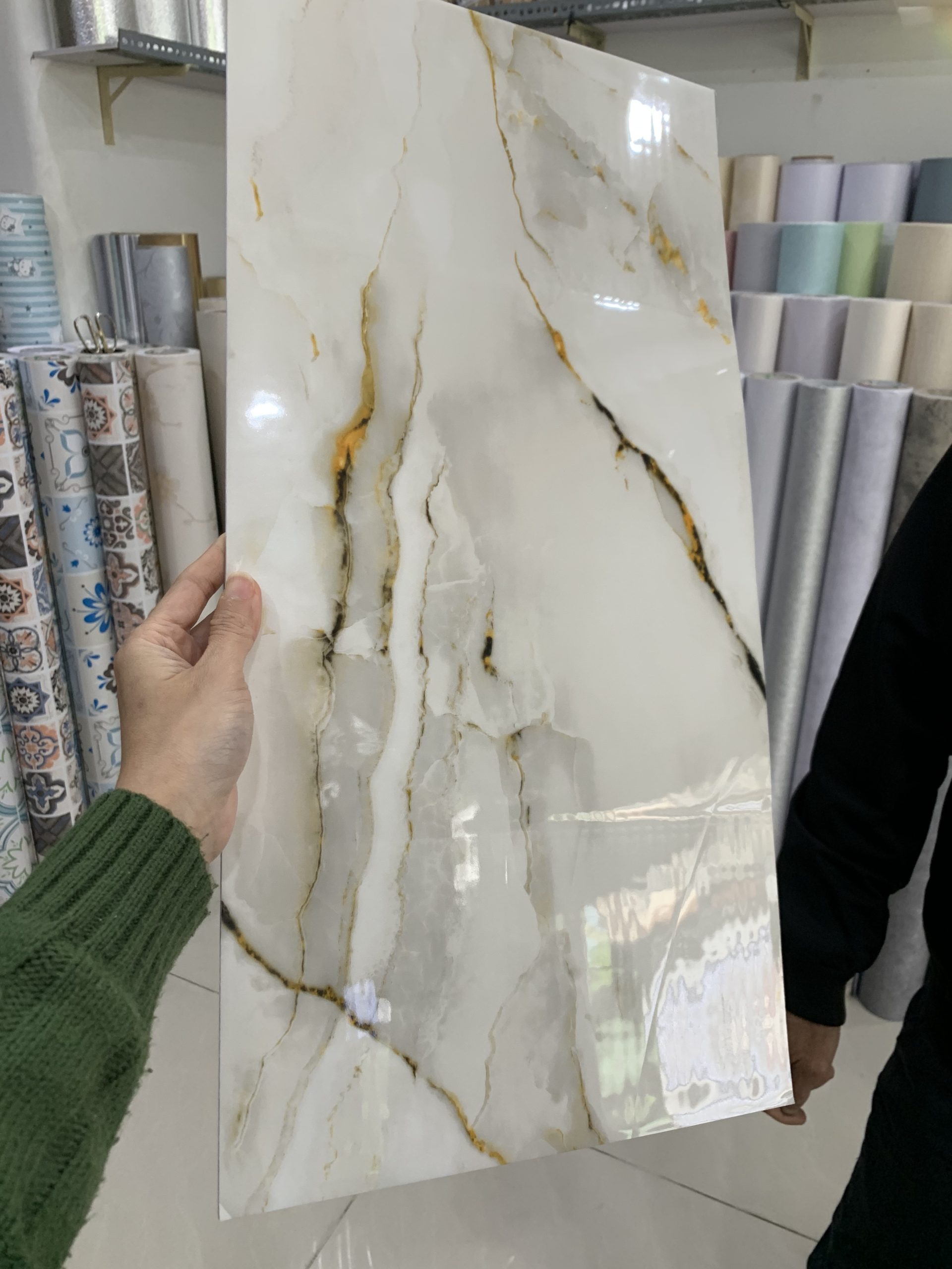 9F21F85C-B5E2-4C25-8307-4A4CEEC33880